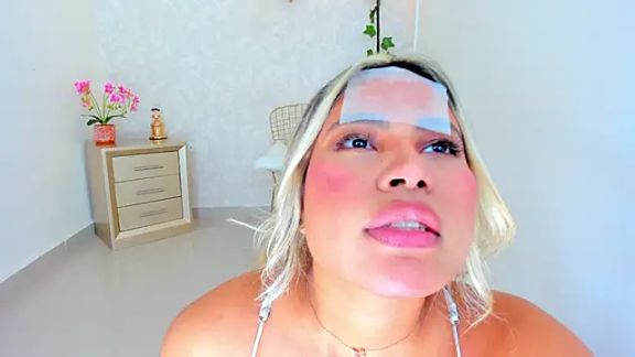 Carlota_peach