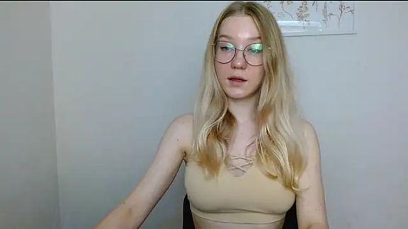 cindi_hot