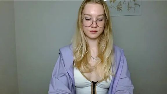 cindi_hot