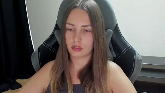 Mia_shy1