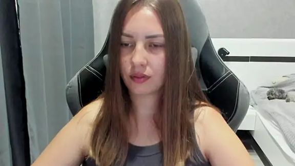 Mia_shy1