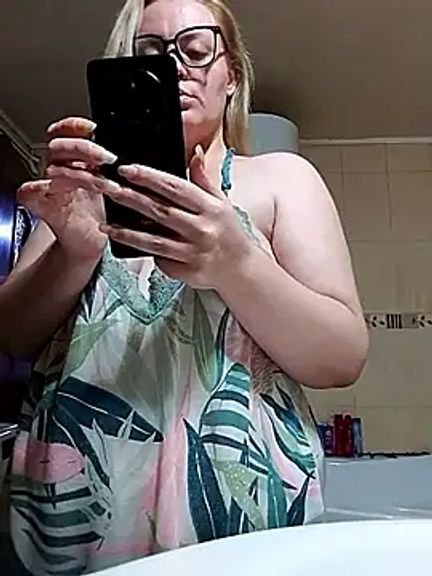 Hotmommyboobs