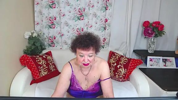 YourHotGranny