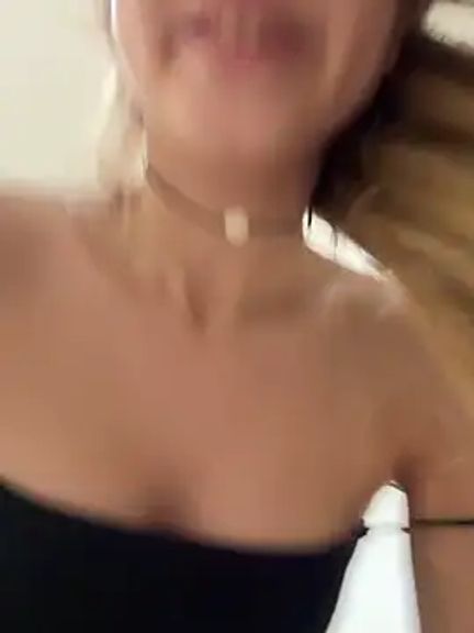 Lina_Away