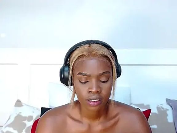LuciousLips96