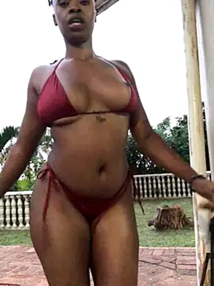 LuciousLips96