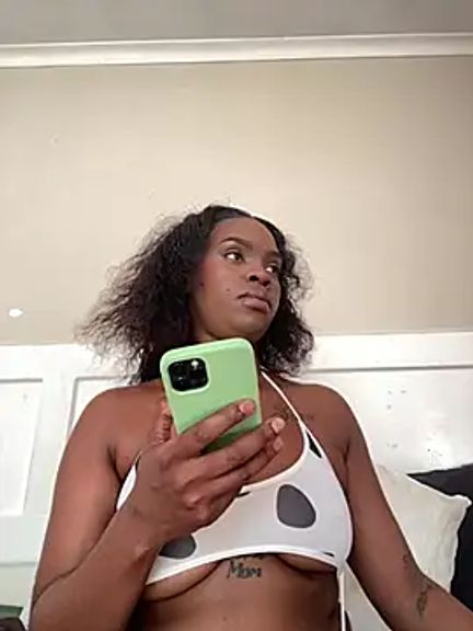 LuciousLips96