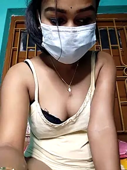 Cute-Janvi-5