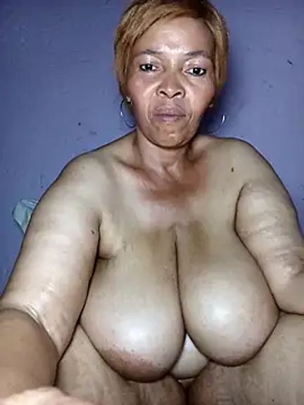 Hugepussy444