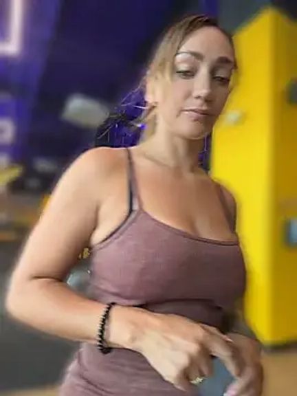 Nina_velvet01