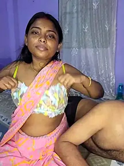 Trending_Couple