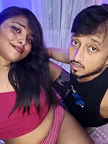 Trending_Couple