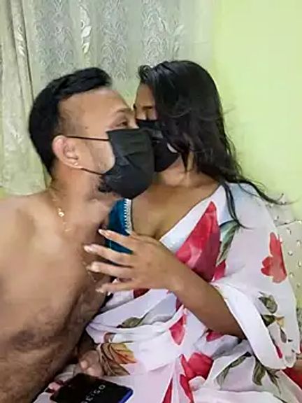 Trending_Couple