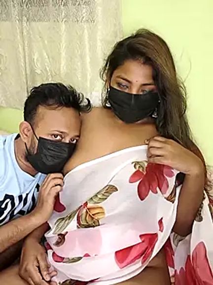 Trending_Couple