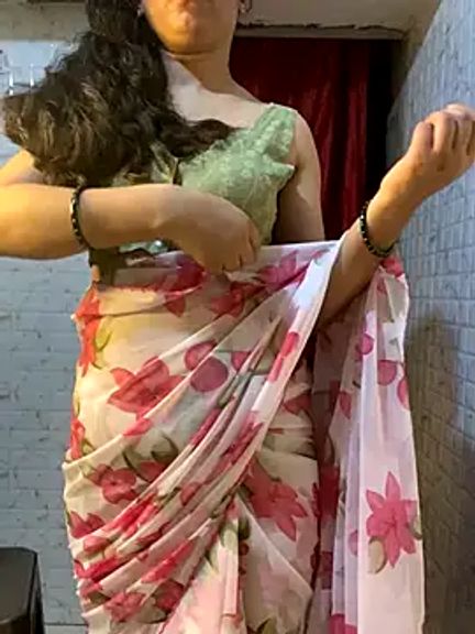 Pinky_hoti