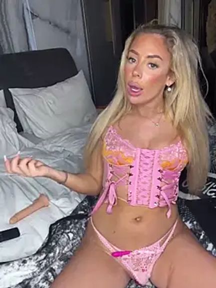 Cheeky_Chloe