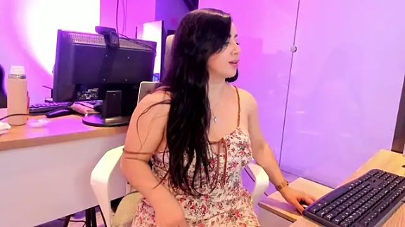 Kimkalifa_
