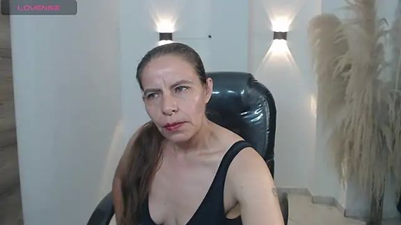 Milf_karlye
