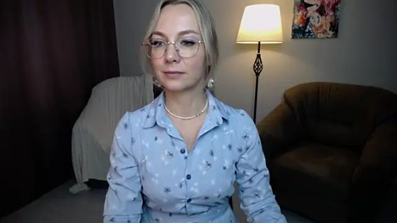 Ava_Elior