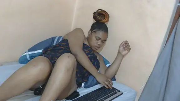 EbonyAlphaBooty