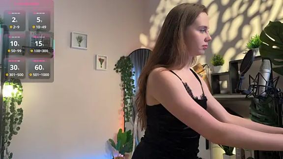 Julie_Rhodes