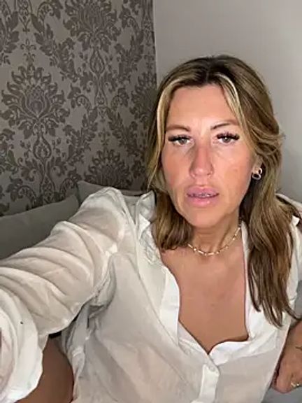 CurvyMILF_Sienna