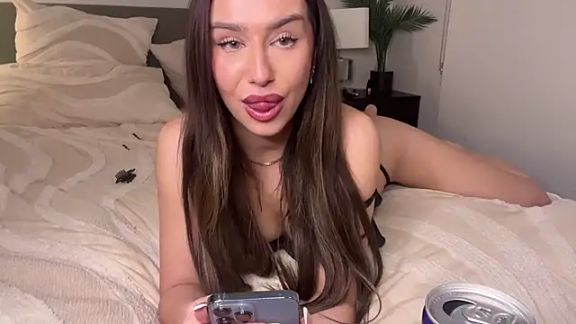 shy_Colette