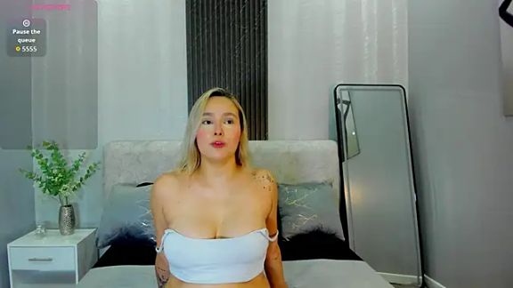 Emmaa_white_