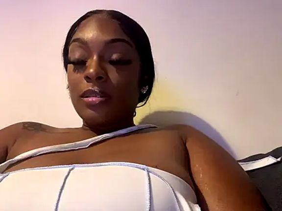 CurvyPrincessNae