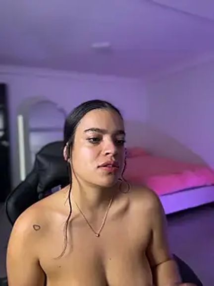 JuanitaMore01