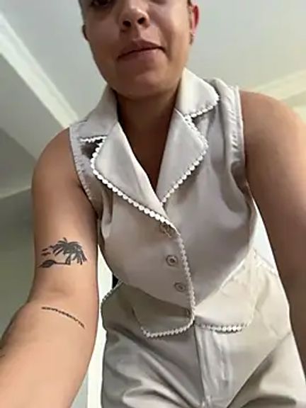 JuanitaMore01