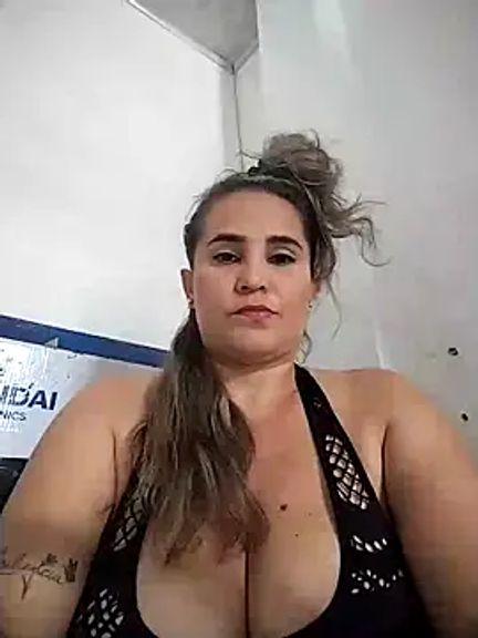 Busty_divorced_mom