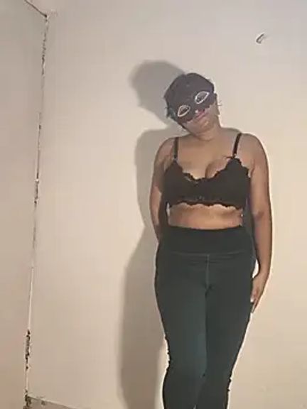 DIRTYSECRET_QUEEN_07