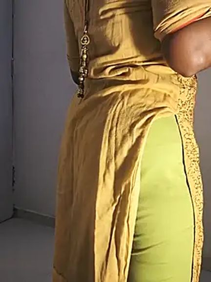 DIRTYSECRET_QUEEN_07