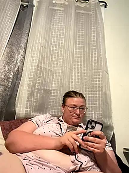 Leoclose335