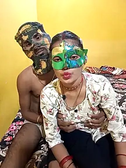 Karisma-sexy-couple