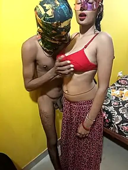 Karisma-sexy-couple
