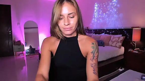 holy_khloe