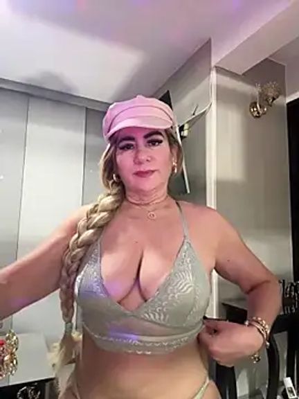 LARIANA_RIVERA23