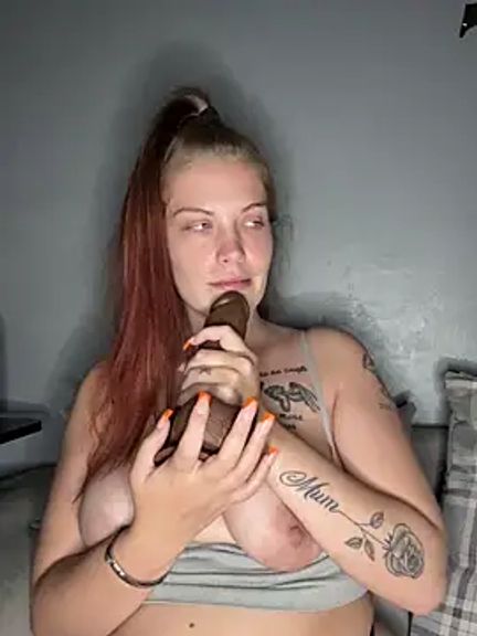 LittleRedMilf