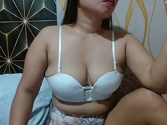 ursuperb_asspinay18