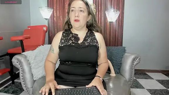 naughty_milf_esmeralda