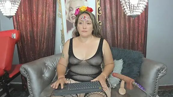naughty_milf_esmeralda