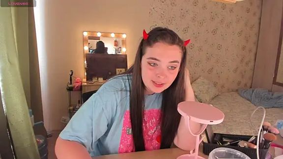 Alice_next_door
