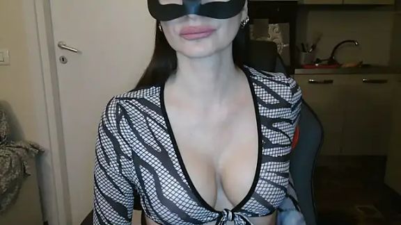 ladymask_2023