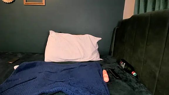 ellla_LA