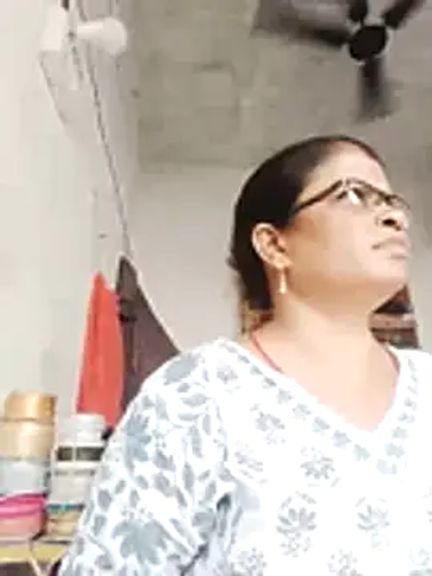 Bhavna_hot