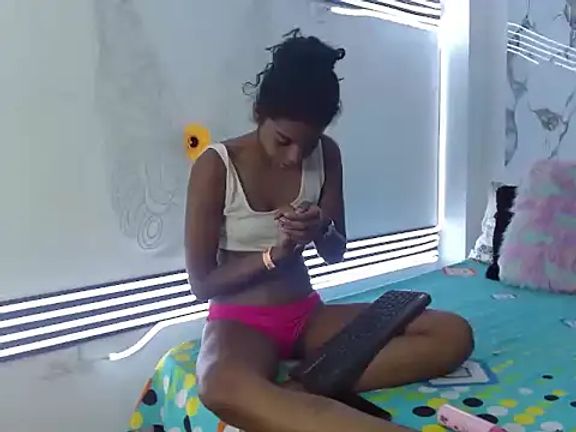 maia_little1