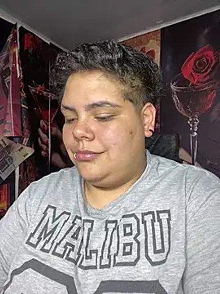 Hailey_Curvy