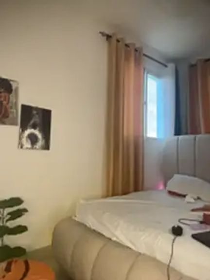 t-Booty_risky_